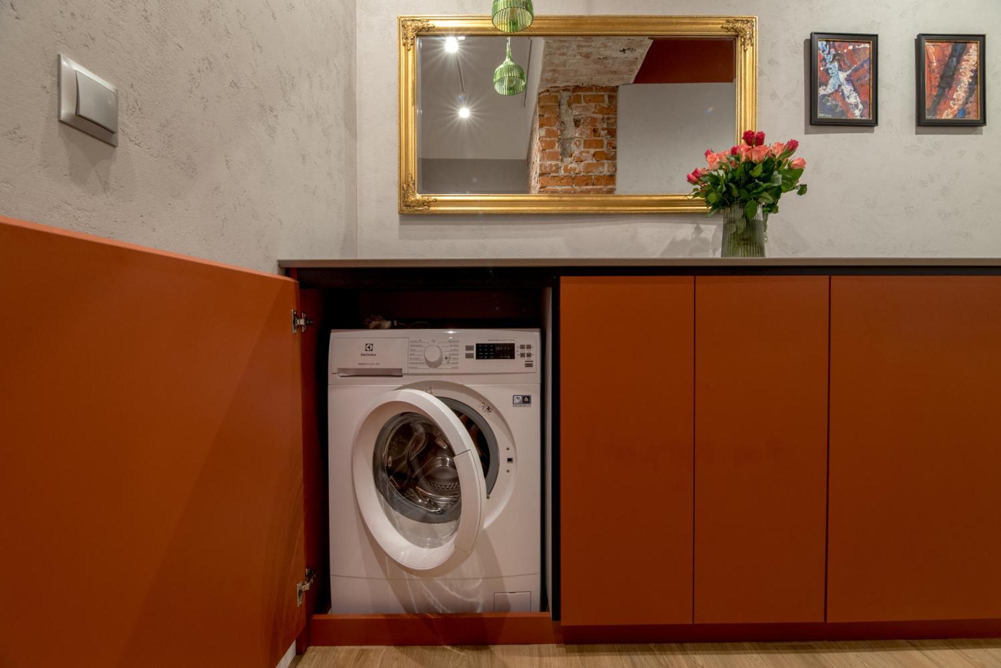 Quiet Luxury On Florianska Apartment